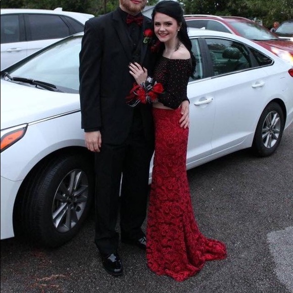 red&black 2-piece size 0. only worn for 4hrs! - Picture 1 of 2